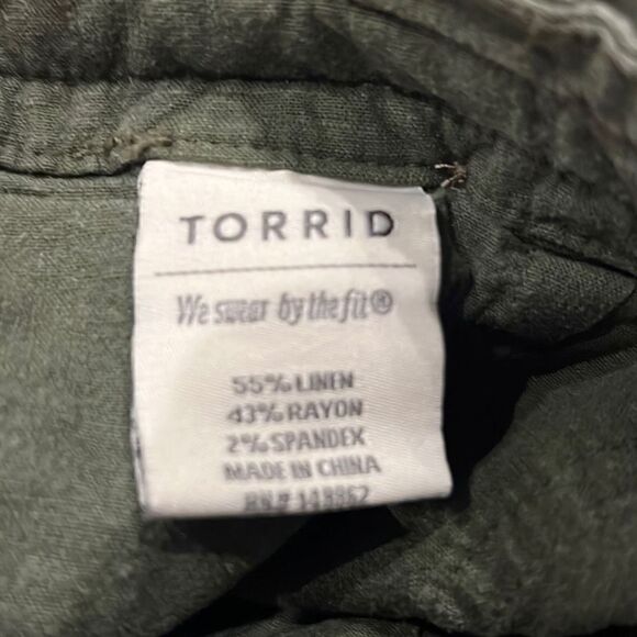 Torrid 5 Inch Pull-On Linen Blend Mid-Rise Short 20 - Picture 6 of 8